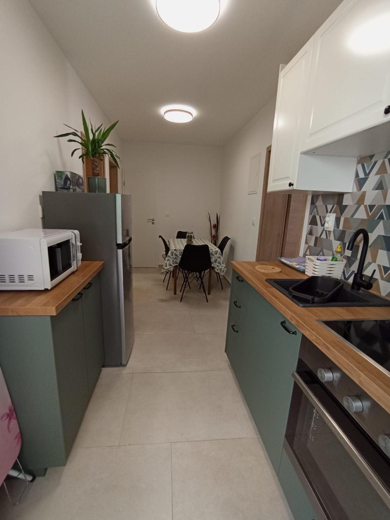 Family Apartments Leona Makarska Kültér fotó