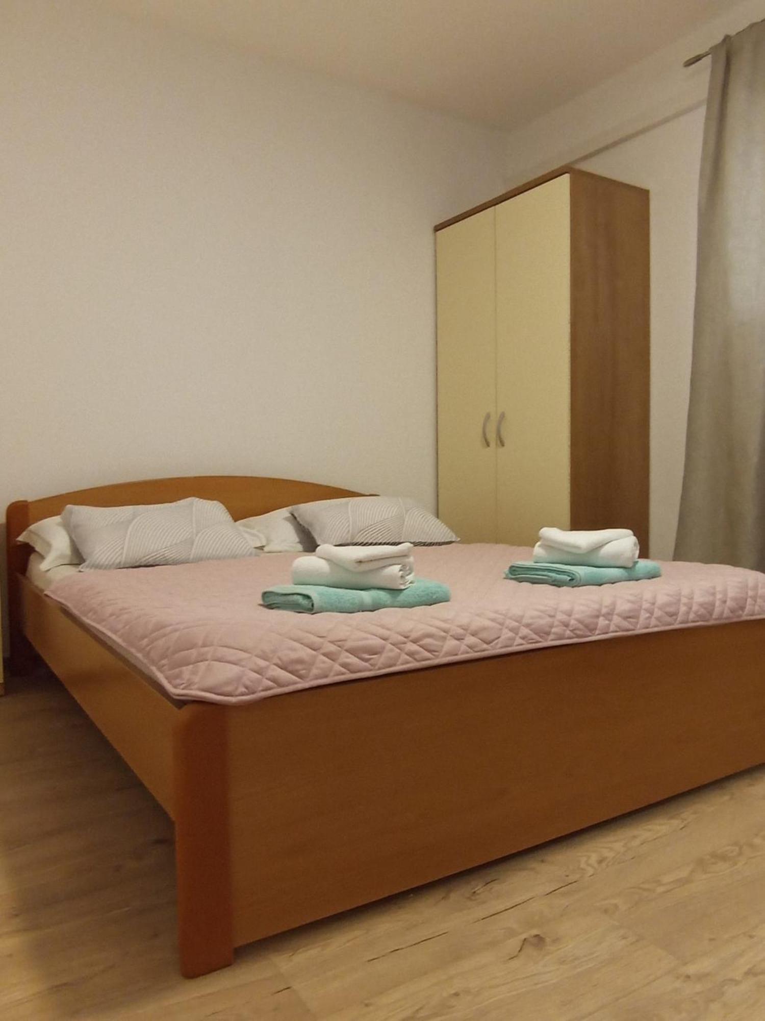 Family Apartments Leona Makarska Kültér fotó