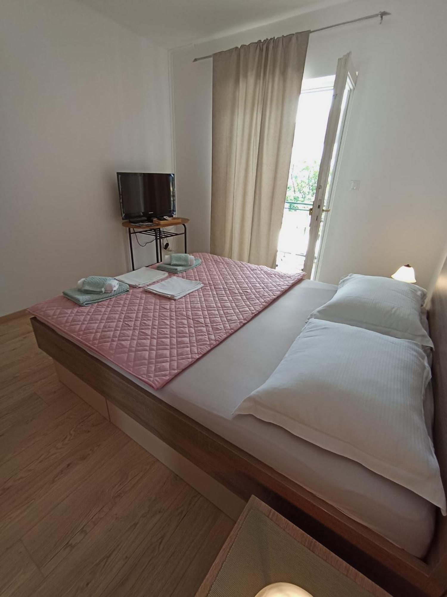 Family Apartments Leona Makarska Kültér fotó