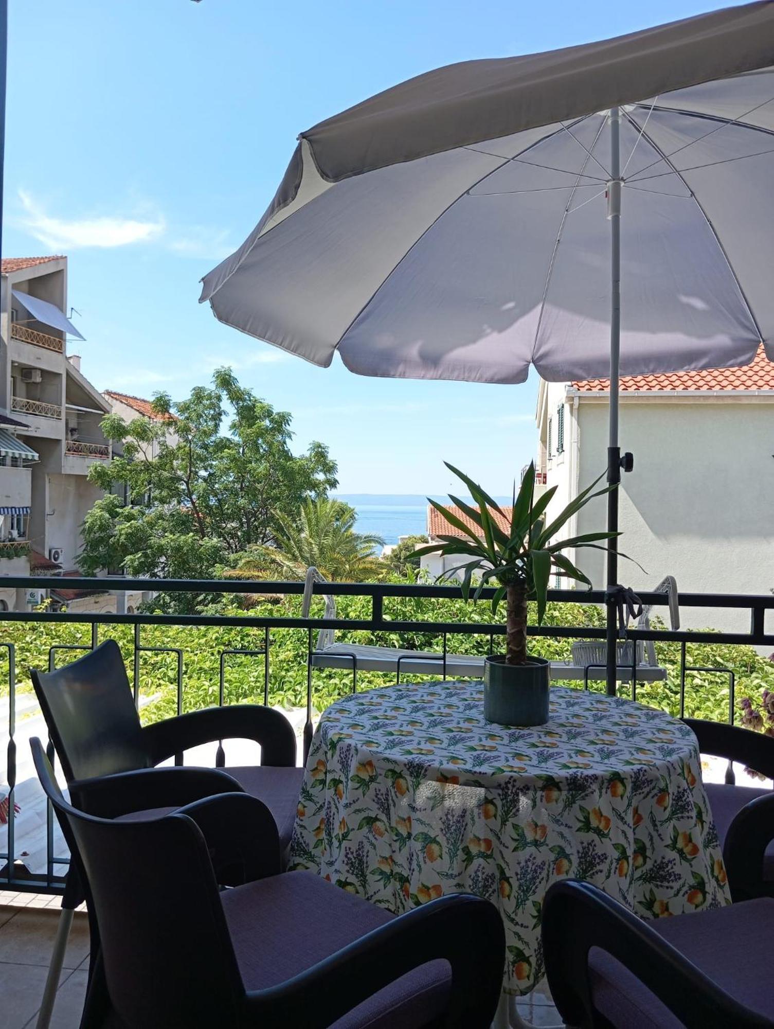 Family Apartments Leona Makarska Kültér fotó
