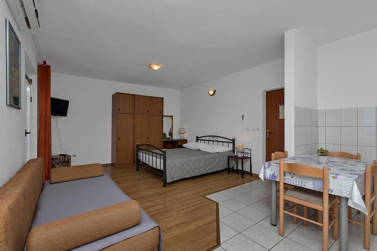Family Apartments Leona Makarska Kültér fotó
