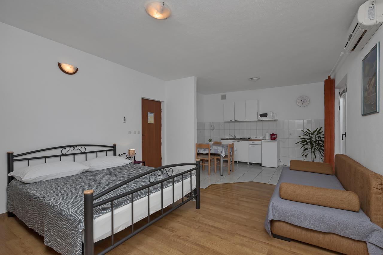 Family Apartments Leona Makarska Kültér fotó
