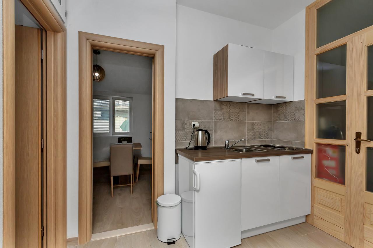 Family Apartments Leona Makarska Kültér fotó